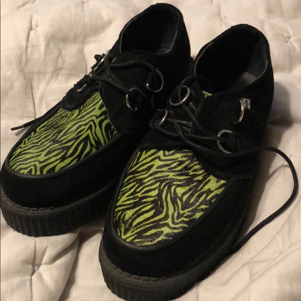 Used Zebra print creepers